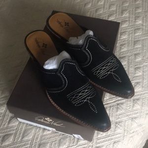 ✨NEW Patricia Nash Mules size 10/40✨